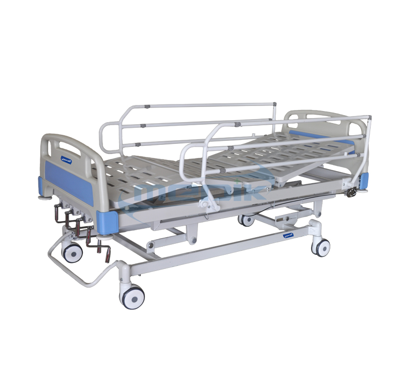 4 Cranks Manual Hospital Bed With Heavy Duty Protecting Railing