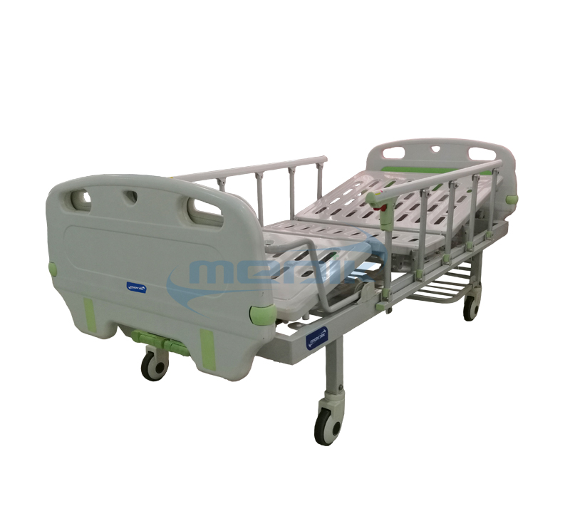 Two Crank Manual Hospital Bed With Bumper
